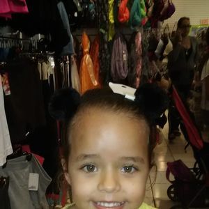 Meet your Posher, Luis f